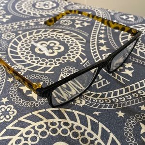 New +2.75 reading glasses with leopard print arms